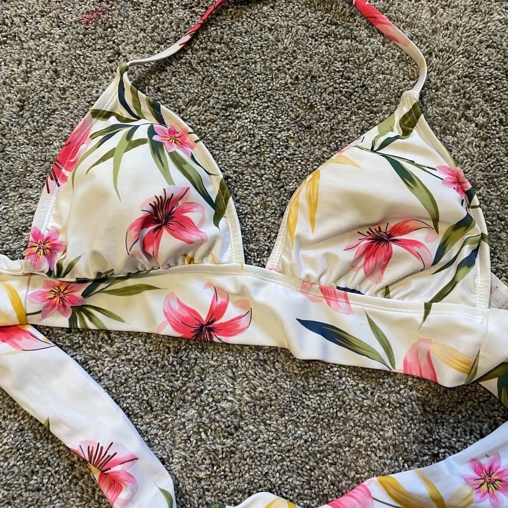 SHADE & SHORE swim top